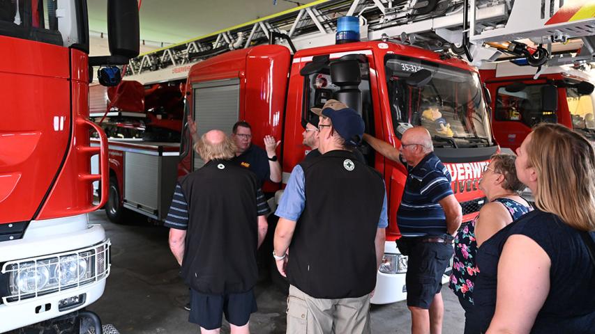 Zum Abschluss wurde noch das Gerätehaus der Heiligenhafener Freiwilligen Feuerwehr unter Führung von Michael Mohr besichtigt.